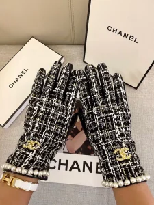 Chanel Pearl CC logo Tweed Glove