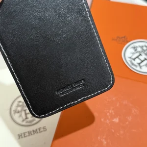 Hermes Elephant MagSafe Card Holder Black