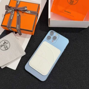 Hermes Horse MagSafe Card Holder White