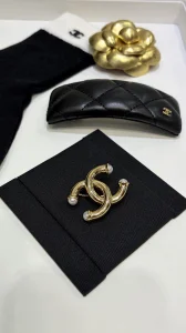 (image for) Chanel CC Logo Gold Metal Brooch