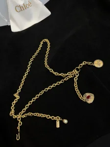 (image for) Chloe Gold Heart Chain Belt