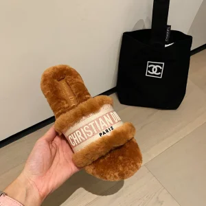 Luxury Womens Shoes Dior Dway Slide Sandal with Fur 35 To 42 A136PP360 AA138886
