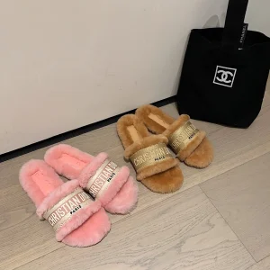 Luxury Womens Shoes Dior Dway Slide Sandal with Fur 35 To 42 A136PP360 AA138887