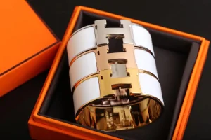 Luxury Womens Jewelry Hermes Clic Clac H Wide Bracelet White A205PP240 AA146900