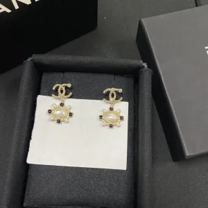 Luxury Womens Jewelry Chanel Gold CC Logo Pendant Earrings A152PP110 AA148128