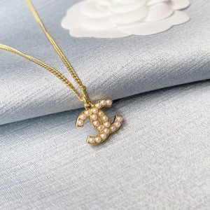 Luxury Womens Jewelry Chanel Pearls CC Logo Pendant Necklace A152PP120 AA148862