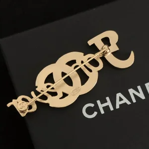 Luxury Womens Jewelry Chanel Crystal CC Gold Forever Brooch A39PP148 AA150912