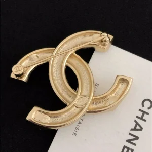 Luxury Womens Jewelry Chanel Gold CC Diamond Brooch A39PP145 AA151435