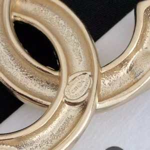 Luxury Womens Jewelry Chanel Gold CC Diamond Brooch A39PP145 AA151435