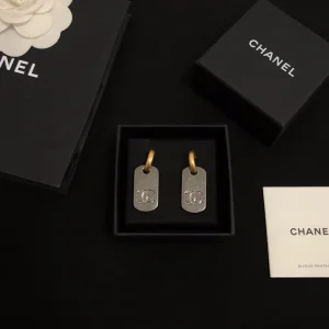 Luxury Womens Jewelry Chanel Vintage Tag Earrings A39PP115 AA151440