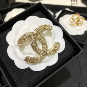 Luxury Womens Jewelry Chanel Gold Crystals CC Logo Brooch A152PP120 AA151842