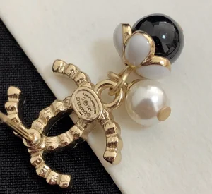 Luxury Womens Jewelry Chanel Vintage Crystals CC Logo Pearls Earring A39PP120 AA153655