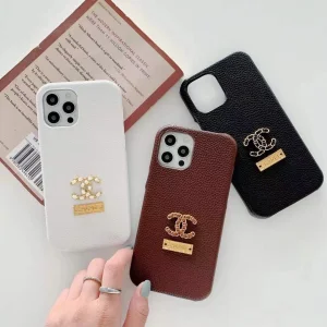 Luxury Womens Phone Holder Chanel Pearl CC Logo iPhone Case A62PP60 AA153675