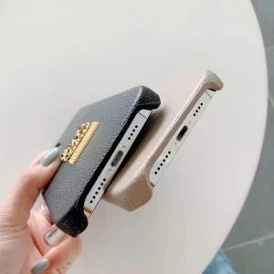 Luxury Womens Phone Holder Chanel Pearl CC Logo iPhone Case A62PP60 AA153675