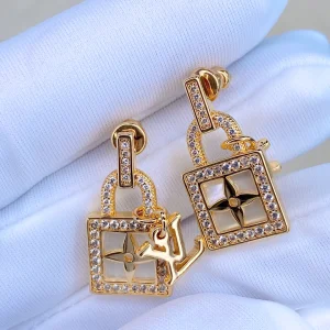 Luxury Womens Jewelry Louis Vuitton Gold Crystal LV Lock Earring A152PP120 AA154301