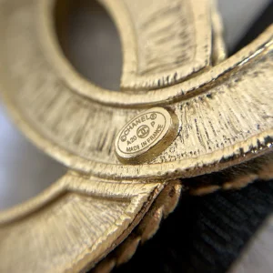 Luxury Womens Jewelry Chanel Gold CC Logo Brooch A205PP160 AA156456