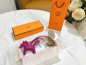 Luxury Womens Bag Charms Hermes Rodeo PM Touch Horse Charm in Purple A62PP160 AA157101
