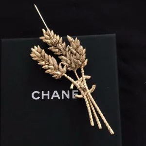 Luxury Womens Jewelry Chanel Brooch Chanel Gold Wheat CC Brooch A39PP140 AA159876