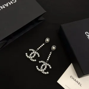 Luxury Womens Jewelry Chanel Earring Chanel CC Pearls Earring A39PP140 AA159874