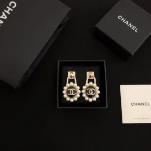 Luxury Womens Jewelry Chanel Earring Chanel CC Pearls Flower Earring A39PP130 AA159886