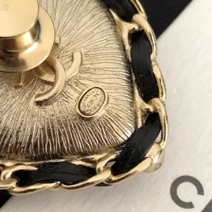 Luxury Womens Jewelry Chanel Brooch Chanel Chain Red Heart Brooch A39PP135 AA160824