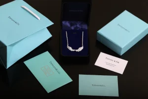 Luxury Womens Jewelry Tiffany Crystals Wings Shape Pendant Necklace A205PP120 AA163355