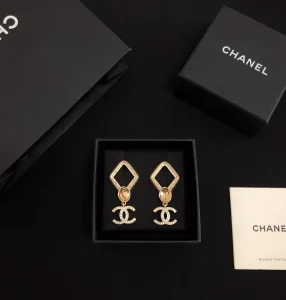 Luxury Womens Jewelry Chanel Earring Chanel Crystals CC Earrings A39PP150 AA166376