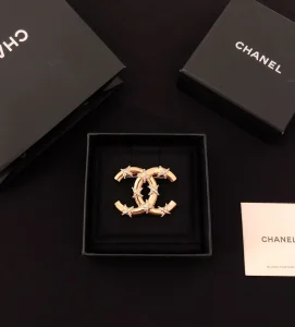 Luxury Womens Jewelry Chanel Brooch Chanel Crystals Gold CC Brooch A39PP140 AA167184