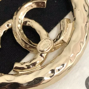 Luxury Womens Jewelry Chanel Brooch Chanel Crystal CC Round Brooch A39PP120 AA169163