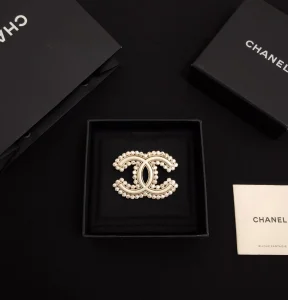 Luxury Womens Jewelry Chanel Earring Chanel Crystals White CC Brooch A39PP150 AA169153