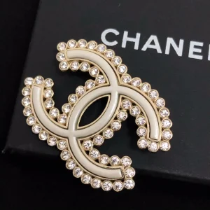 Luxury Womens Jewelry Chanel Earring Chanel Crystals White CC Brooch A39PP150 AA169153