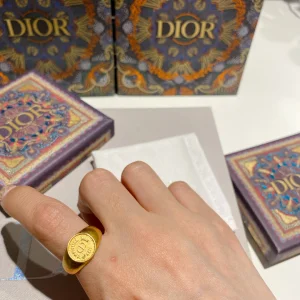 Luxury Womens Jewelry Dior Ring Dior 30 Montaigne Ring in Gold A152PP100 AA170258
