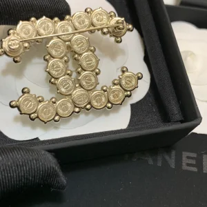 Luxury Womens Jewelry Chanel Brooch Chanel Diamonds CC Logo Brooch A152PP150 AA171977