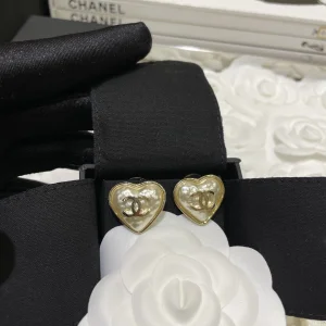 Luxury Womens Jewelry Chanel Earring Chanel Gold CC Heart Earrings A152PP110 AA171970