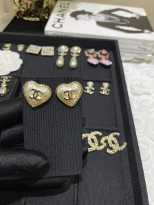 Luxury Womens Jewelry Chanel Earring Chanel Gold CC Heart Earrings A152PP110 AA171970