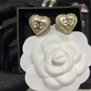 Luxury Womens Jewelry Chanel Earring Chanel Gold CC Heart Earrings A152PP110 AA171970