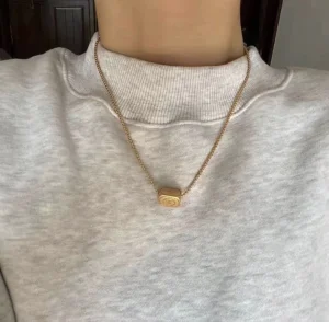 Luxury Womens Jewelry Chanel Vintage Coco Pendant Necklaces in Gold A152PP150 AA176069