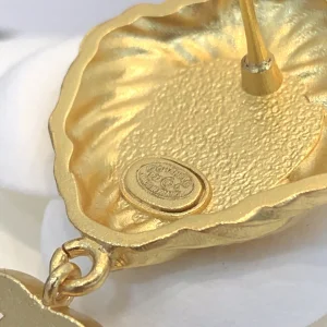 Replica Womens Jewelry Chanel Gold CC Lion Head Earring A39PP130 AA178071