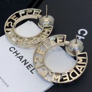 Replica Womens Jewelry Chanel Round Pearl Earrings A39PP150 AA178068