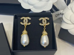 Replica Womens Jewelry Chanel Crystals CC Logo Pearly White Earrings A39PP180 AA186672