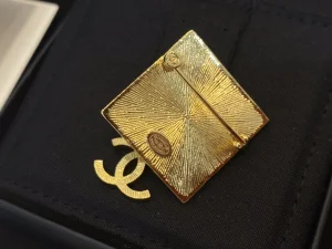 Replica Womens Jewelry Chanel Gold CC Lion Brooch A39PP180 AA188119