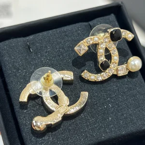 Replica Womens Jewelry Chanel Crystals CC Logo Earrings with Pearl A62P180 AA190388