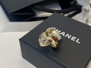 Essenceofluxury Womens Jewelry Chanel Gold Heart Lock Rings A39PP180 AA191399