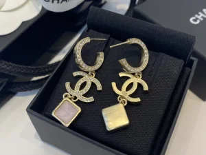 Essenceofluxury Womens Jewelry Chanel Crystals CC Logo Earrings A39PP180 AA192819