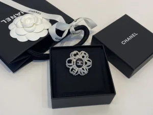 Essenceofluxury Womens Jewelry Chanel Crystals CC Monogram Flower Brooch A39PP180 AA192815