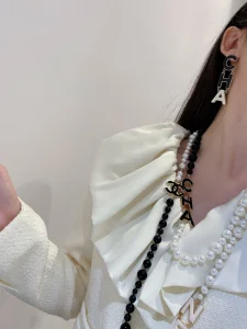 Essenceofluxury Womens Jewelry Chanel Black and White Pearls Necklaces A173PP280 AA194096