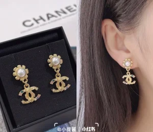 Essenceofluxury Womens Jewelry Chanel CC Logo Earrings A39PP180 AA194232