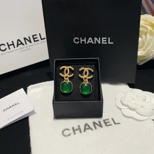 Essenceofluxury Womens Jewelry Chanel Gold CC Earrings Green A173PP180 AA194500