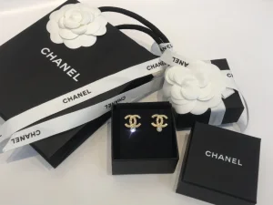 Essenceofluxury Womens Jewelry Chanel Crystals CC Logo Earrings A39PP180 AA195581