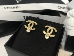 Essenceofluxury Womens Jewelry Chanel Crystals CC Logo Earrings A39PP180 AA195581